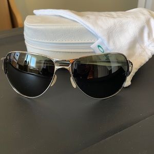 Woman’s Oakley sunglasses